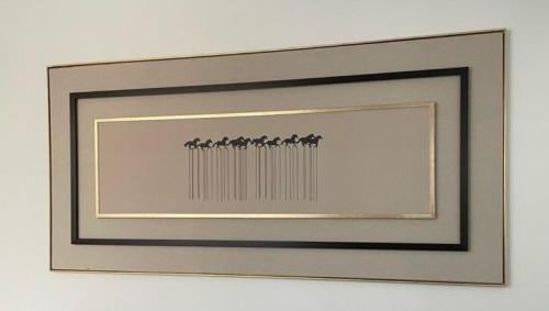 لوحة قماشية فخمة مع برواز بتصميم مجموعة احصنة