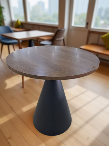 طاولة كافيه خشب ومعدن لون كوفي وأسود