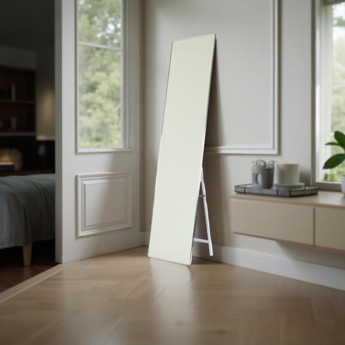 مرآة إستاند رائعة مع إطار فضي