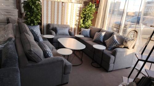 طقم كنب فخم 7 شخص - كنب VIP