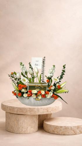 فازة ورد مع تشوكلت بستاني