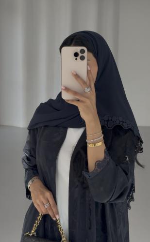عباية كريب حرير كحلي مع كلفة على الأكمام والطرحة