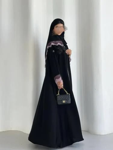 عباية اسود كريب ملكي مع دانتيل