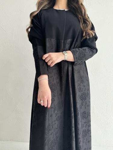 عباية كريب اسود مع كريب مشجر اسود