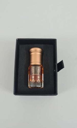 عنبر أبو شاهين قديم