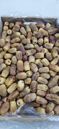 تمر رشوديه وزن تقريبا 3كيلو