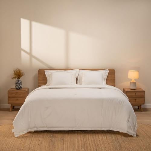 طقم سرير الاحلام السعيدة - قطن ساتين مطرز - تطريز...