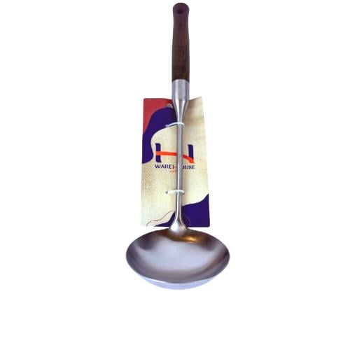 مغرفة شوربة بمقبض خشبي أنيق