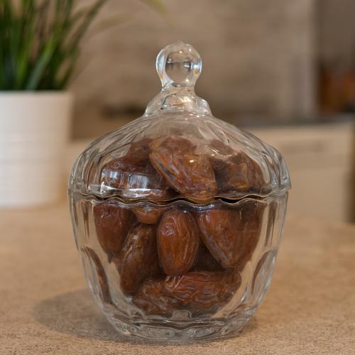 علبة تقديم زجاجية بغطاء (سكرية / مكسرات / تمر)