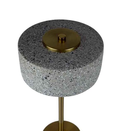 مصباح طاولة ذهبي بظل عصري