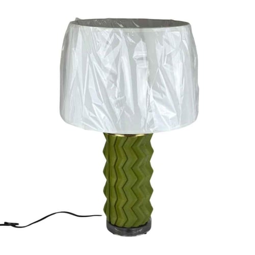 مصباح طاولة بقاعدة سيراميكية خضراء