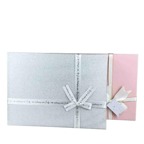 صندوق هدايا فاخر بفيونكة ساتان – لون وردي وفضي