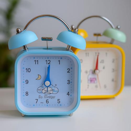 ساعة منبّه كلاسيكية للأطفال
