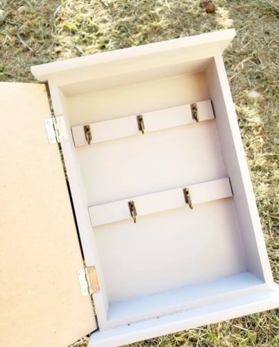 علاقة مفاتيح خشبية بشكل صندوق – لمسة جمالية وتنظيم...