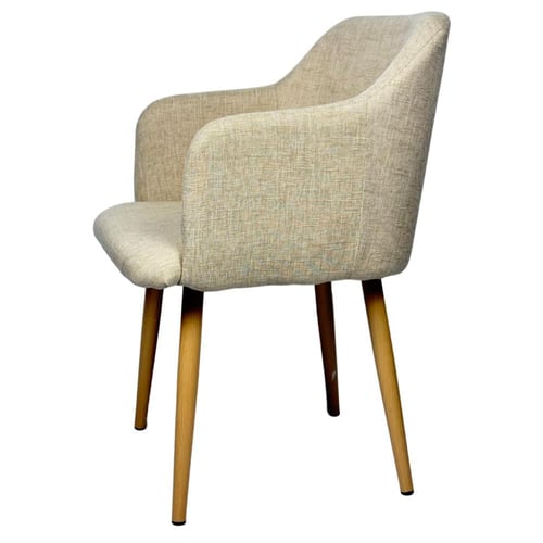 كرسي مبطن أنيق بلون بيج مع مساند