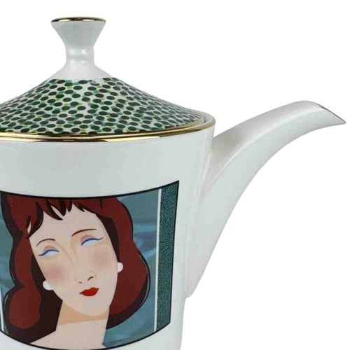 إبريق بورسلان فاخر بنقشة فنية