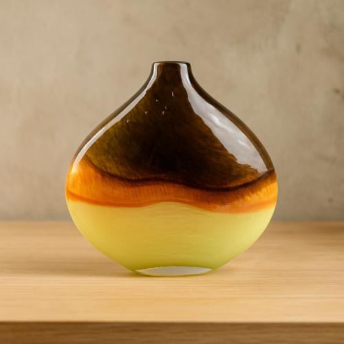 لمسة فنية دافئة لمنزلك مع هذه المزهرية الانيقة