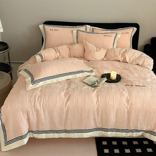 طقم مفرش سرير فاخر – 4 قطع