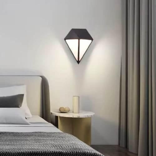 لمبات حوش جدارية - بتصميم هندسي