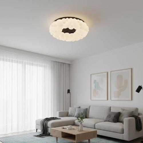 إنارة سقف تشبه تكتلات الغيوم