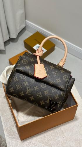 أل في | LV