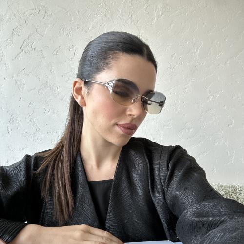 Miu miu | بني
