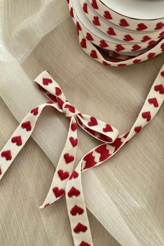 شريطة قلوب Heart Ribbon