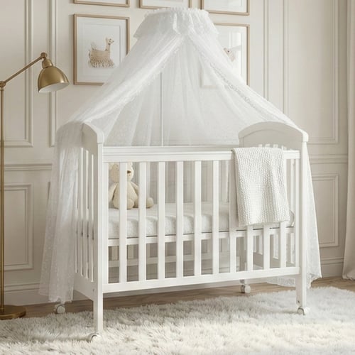 سرير أطفال خشبي بناموسية مع تخزين عملي أبيض