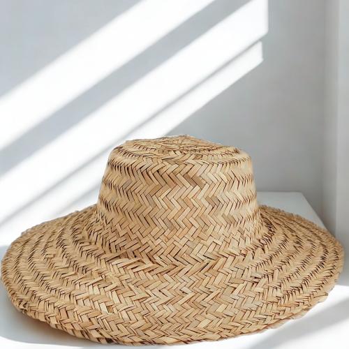 طاقية خوص بيضاء