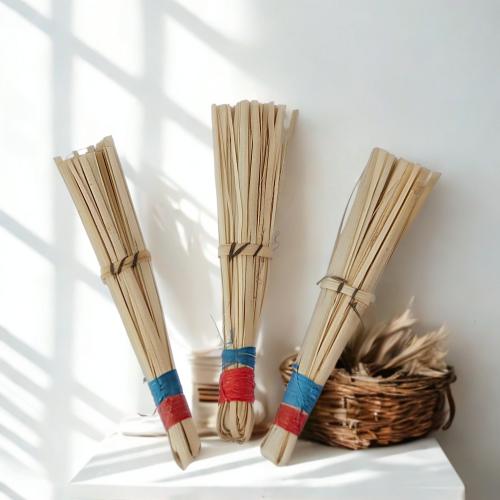 مكنسة صغير جدًا تراثية