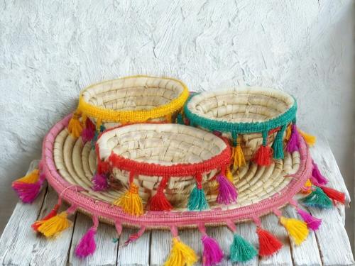 صحن مع ثلاثة اصناف (مزينة)