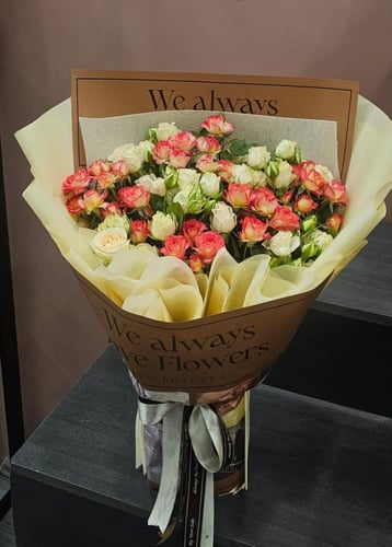 باقة بيبي روز باللون الشمسي