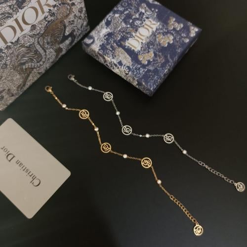 أطقم من ديور Dior - وتد