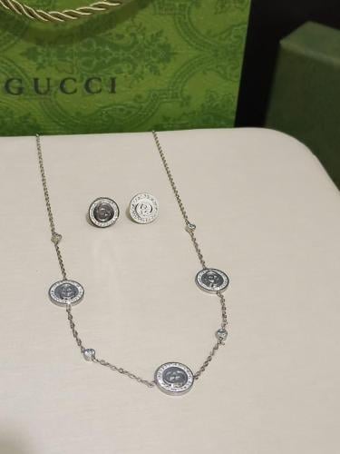 طقم اكسسوار نسائي غوتشي GUCCI - وتد