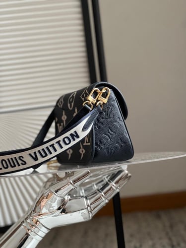 لوي فيتون DIANE مقاس23cm