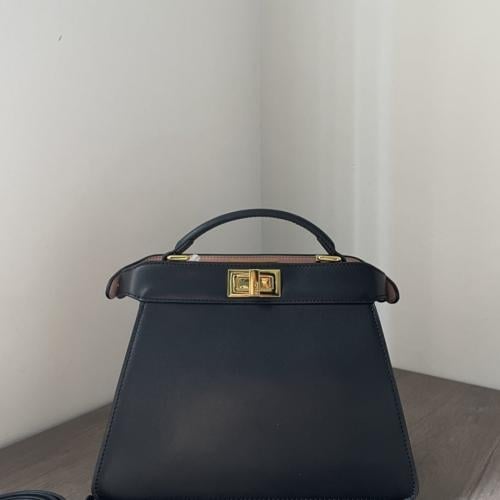 فندي Peekaboo مقاس 27 سم