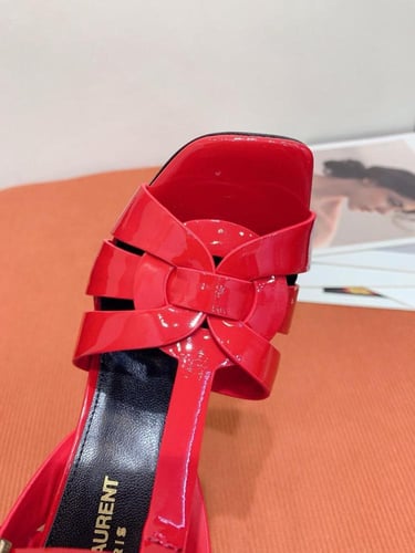 هيلز سان لوران