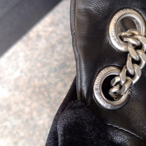 سان لوران loulou puffer مقاس 29cm