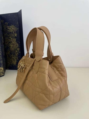 ديور TOUJOURS مقاس 23.5cm