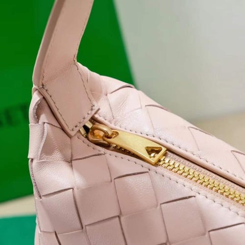 بوتيقا Mini wallace مقاس 20cm