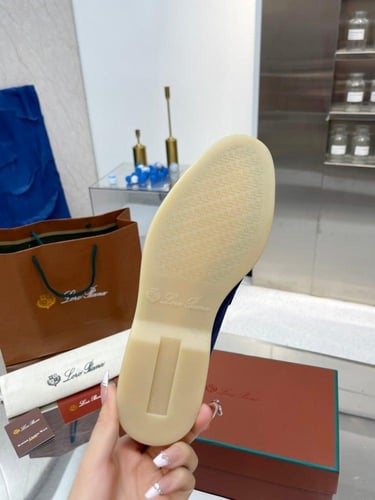 شوز لوربيانا