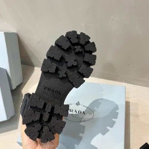 بوت برادا PRADA