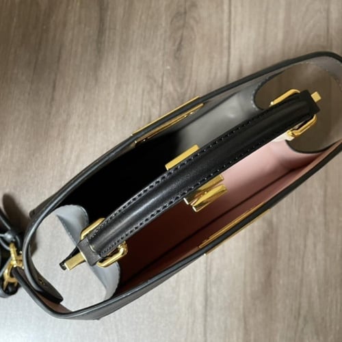 فندي Peekaboo مقاس 27 سم