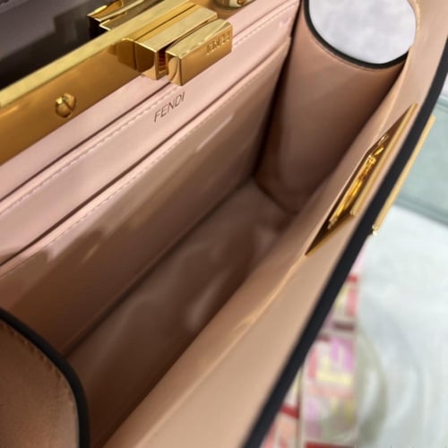 فندي Peekaboo مقاس 27cm