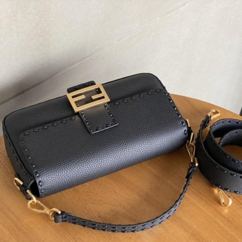 فندي BaGuette مقاس 27cm