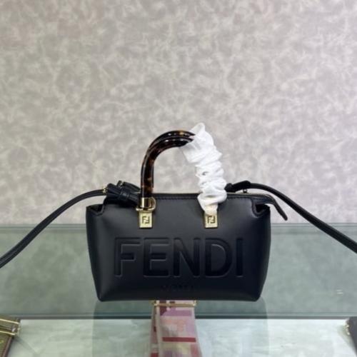 فندي باي ذا وي مقاس 20.5cm