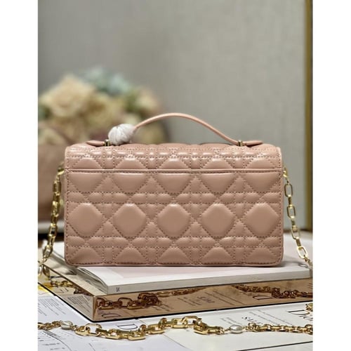 ليدي ديور كلاتش مقاس 21 سم.