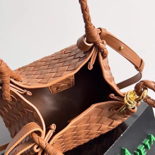 بوتيقا PARACHUTE مقاس 21 سم