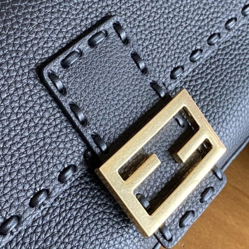 فندي BaGuette مقاس 27cm