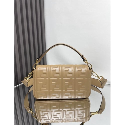 فندي Baguette مقاس 26 cm